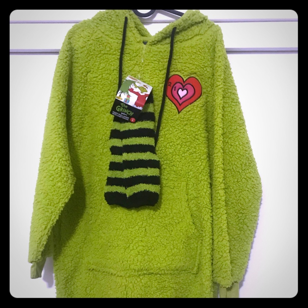 Grinch cozy pullover with socks